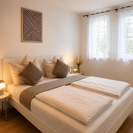 Gemütliches 8 Am Mit Balkon, Lage, Parkplatz *