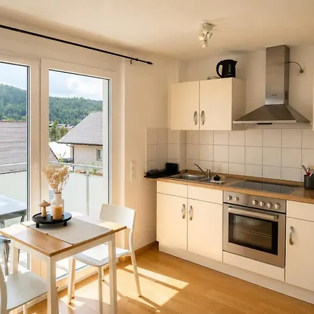 Gemütliches 8 Am Mit Balkon, Lage, Parkplatz *
